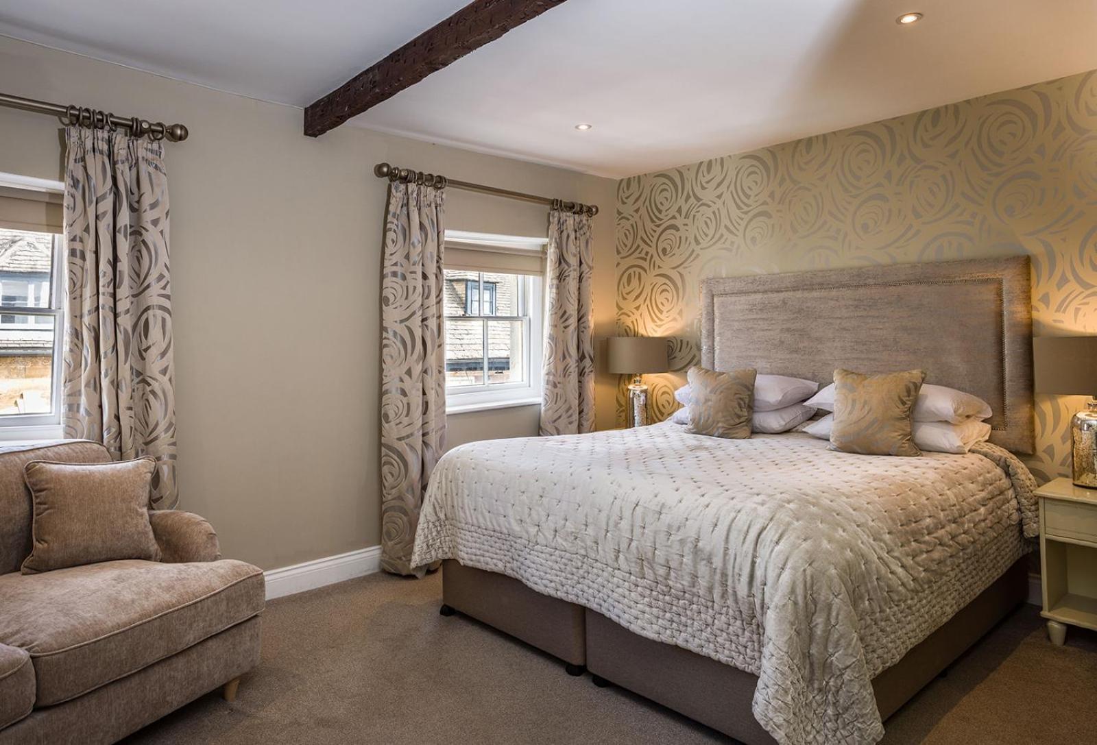 The Lake Isle Restaurant With Rooms Uppingham Exterior photo